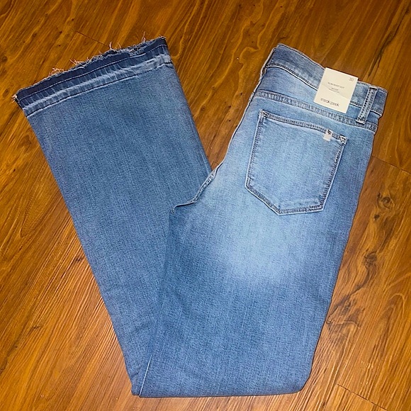☃️BOGO50%☃️ 🆕🩵SNEAK PEEK: Bootcut w/Distress & Hem Accent 11/30 - Picture 5 of 8
